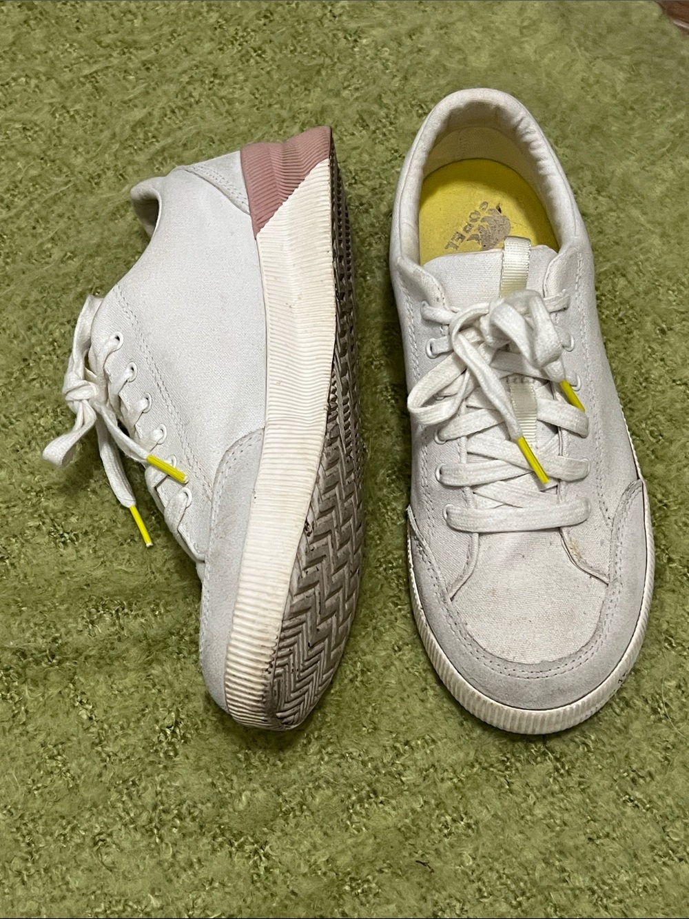 SOREL Out N About Plus Low Top White Canvas Sneakers - Size 9